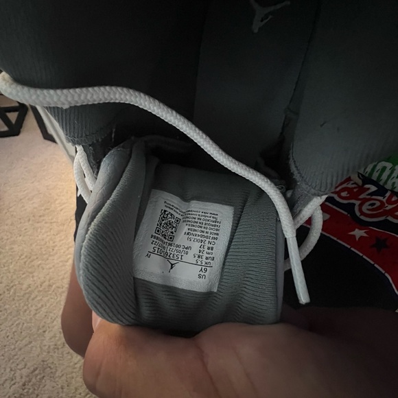 Kids Jordan 12 Cool Grey - Picture 4 of 4